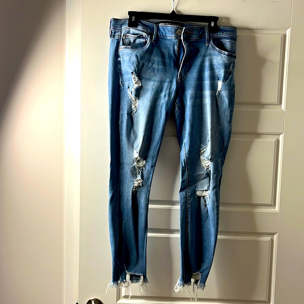 Express skinny ankle cut frayed jeans